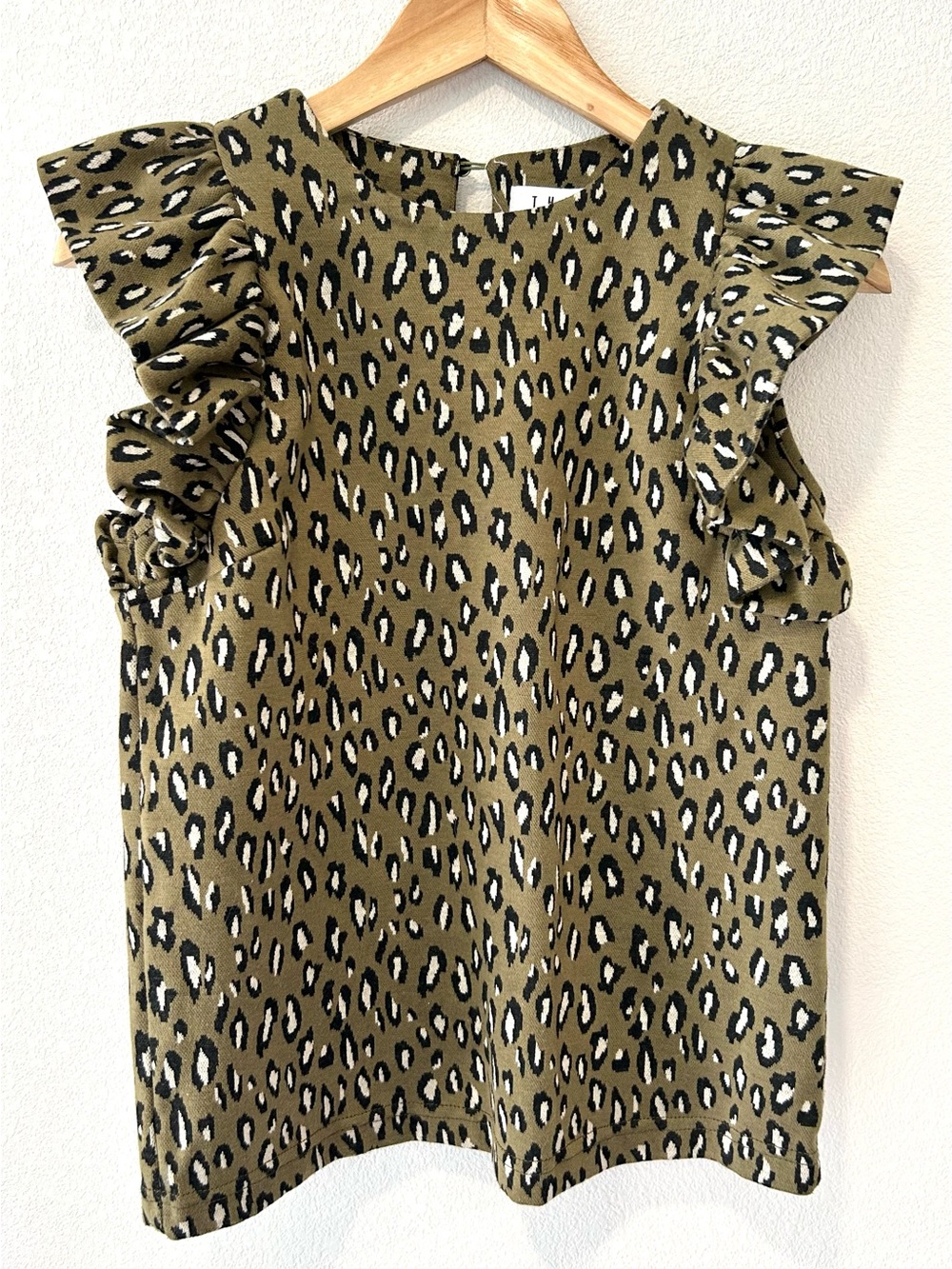 THML Leopard Print Knit Ruffle Sleeve Top Stretchy Casual Cheetah Size XS
